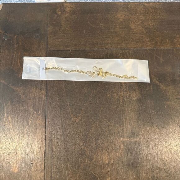 Elegant 14K Gold Plated Zirconia Butterfly Bracelet - Picture 9 of 12